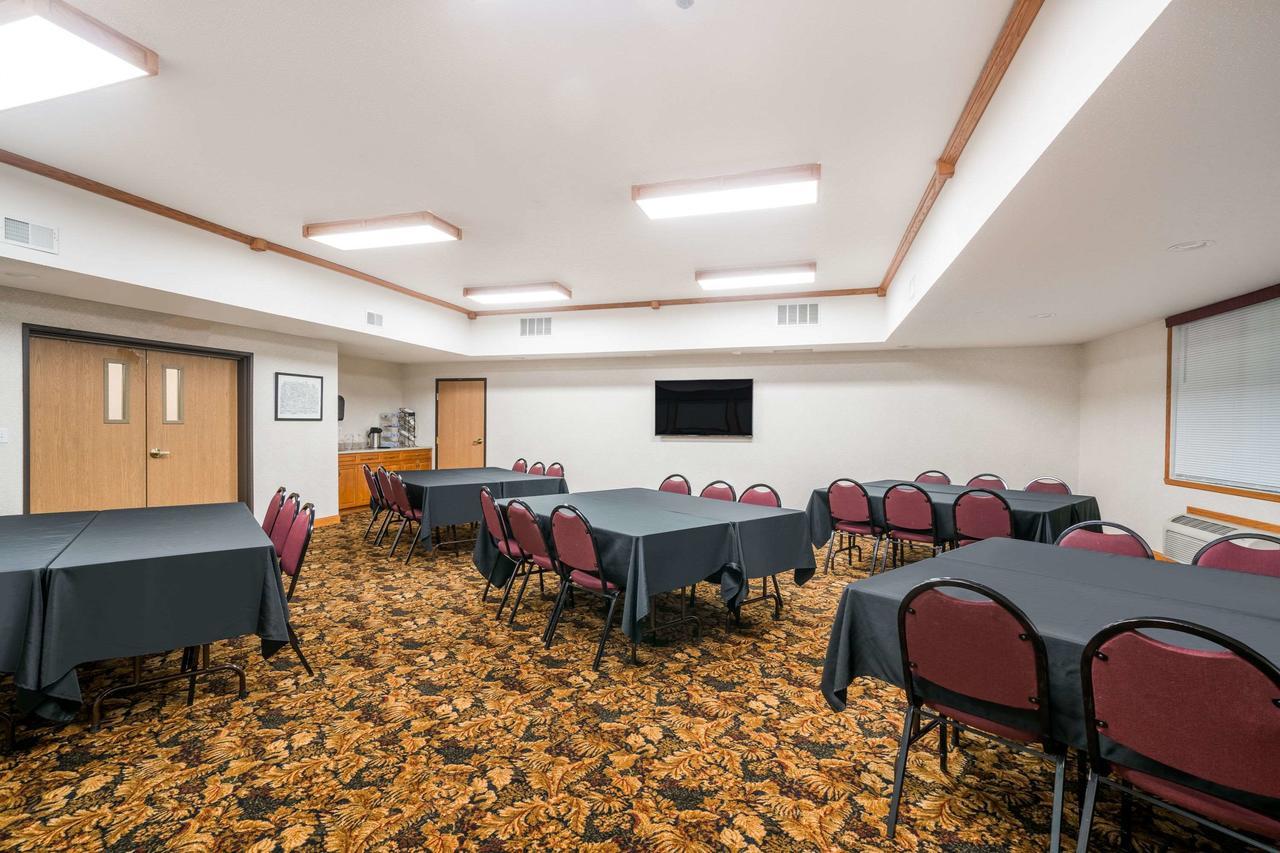 Travelodge & Suites By Wyndham Fargo/Moorhead Εξωτερικό φωτογραφία