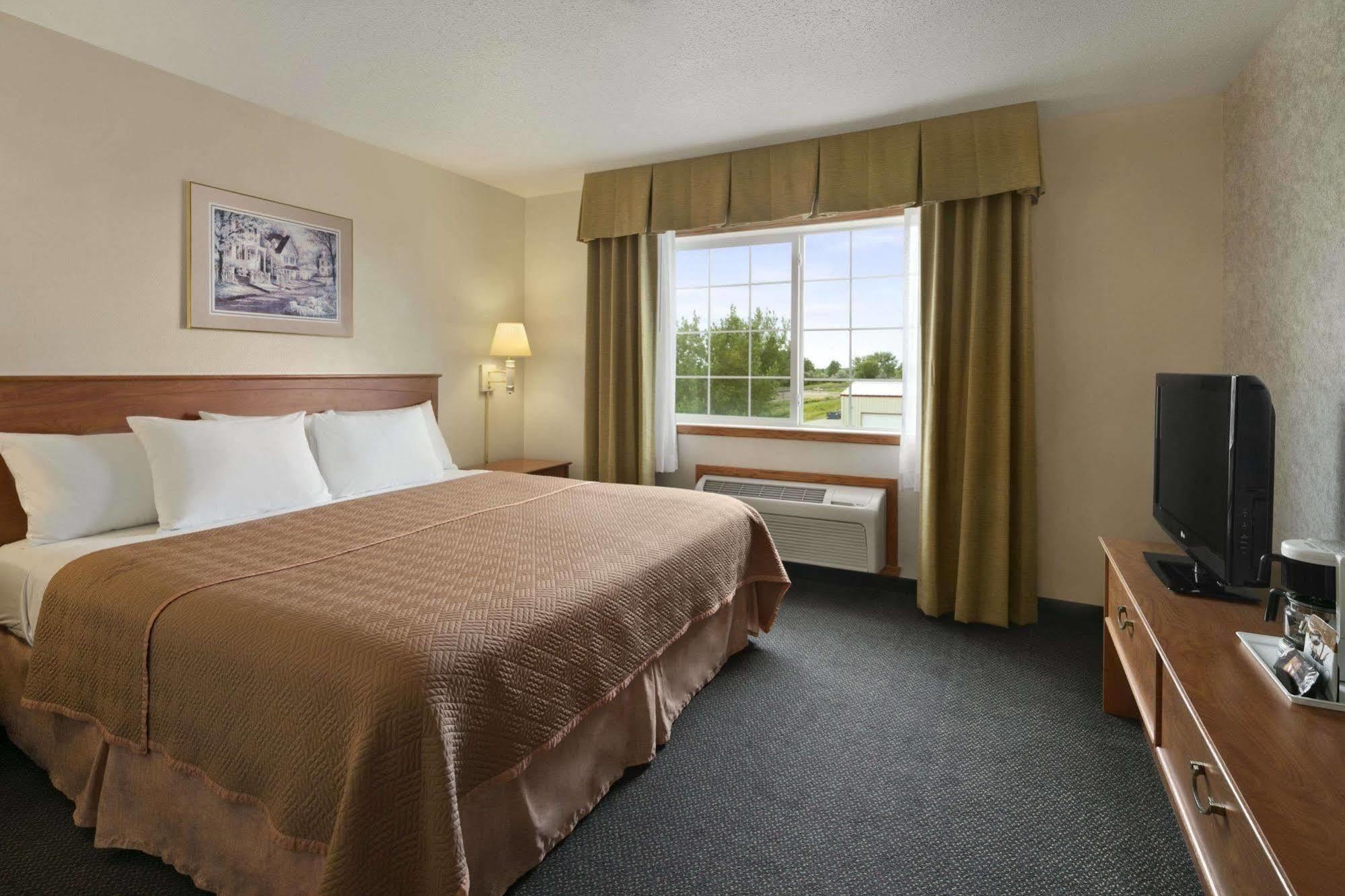 Travelodge & Suites By Wyndham Fargo/Moorhead Εξωτερικό φωτογραφία
