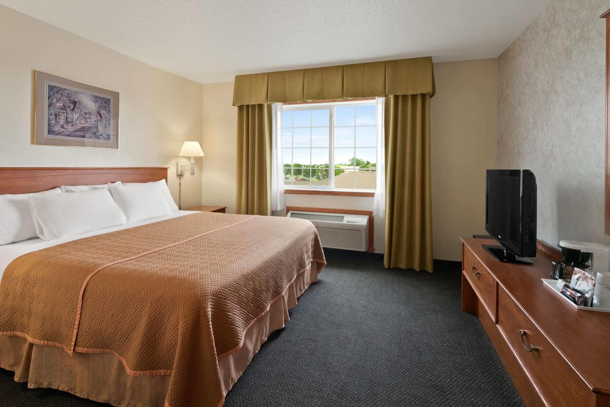 Travelodge & Suites By Wyndham Fargo/Moorhead Εξωτερικό φωτογραφία